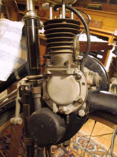 Voici le moteur au cours de sa restauration.