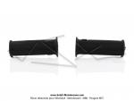 Poignes de guidon - Noires - avec logo M - Lg. 100mm - 21 / 24 - pour Mobylette Motobcane / Motoconfort AV3 / AV3x (la paire)