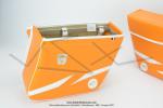 Sacoches  Chamrousse  C01 Oranges (finitions blanches) inclines - Fixation par sangles cuir - (la paire)